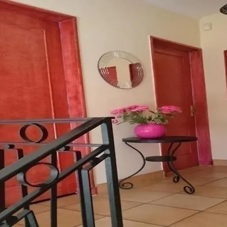 Gite Une Maison En Ville Villa *