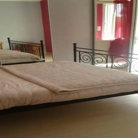 Villa Gite Une Maison En Ville