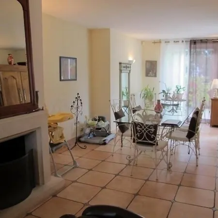 Gite Une Maison En Ville Villa *